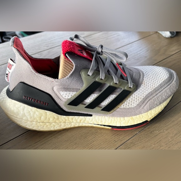 ULTRABOOST 21 \'NCAA PACK - NORTH CAROLINA STATE main image 8